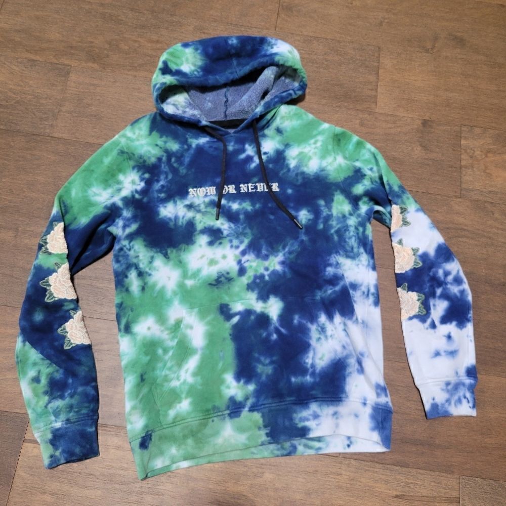 Rue21 tie dye sweatshirt hoodie to size S